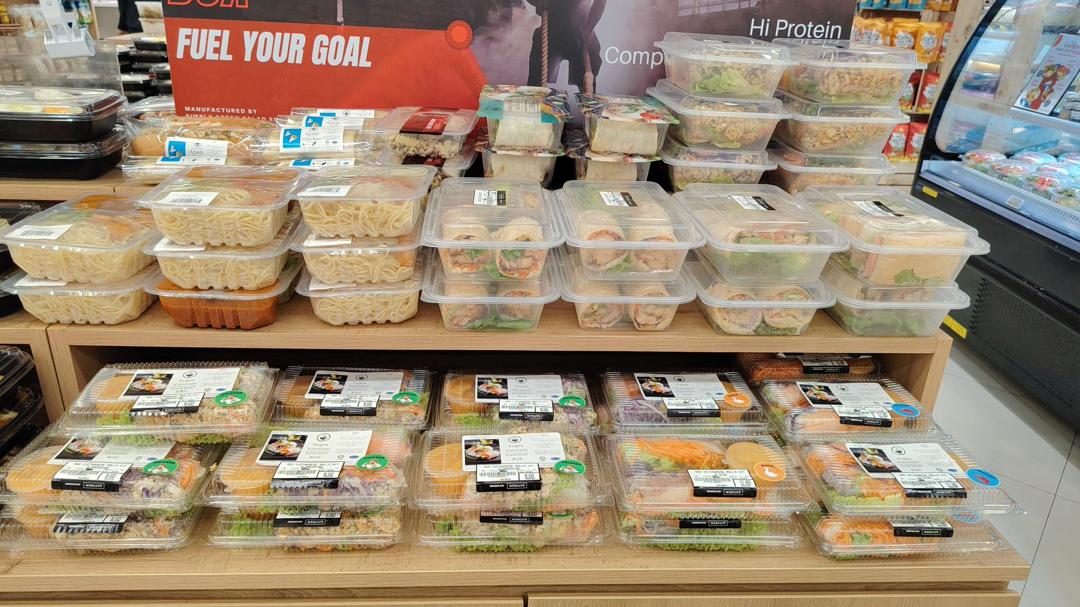 Ready-to-eat shelf bay